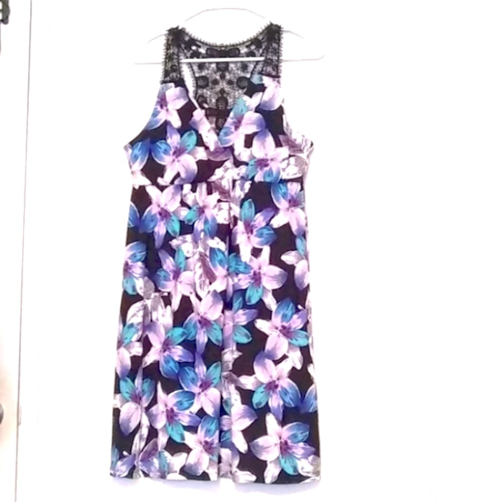 NWT ELLE DRESS, M